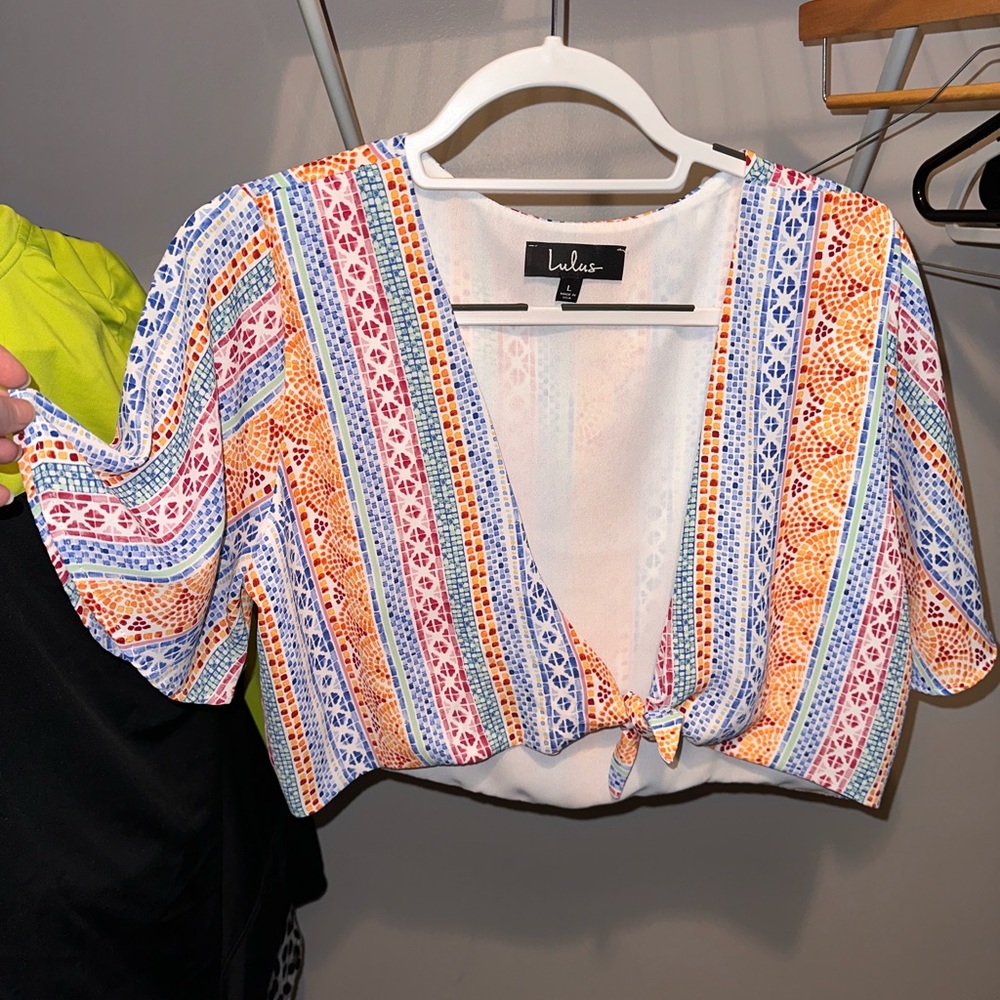 Lulus crop tie front top